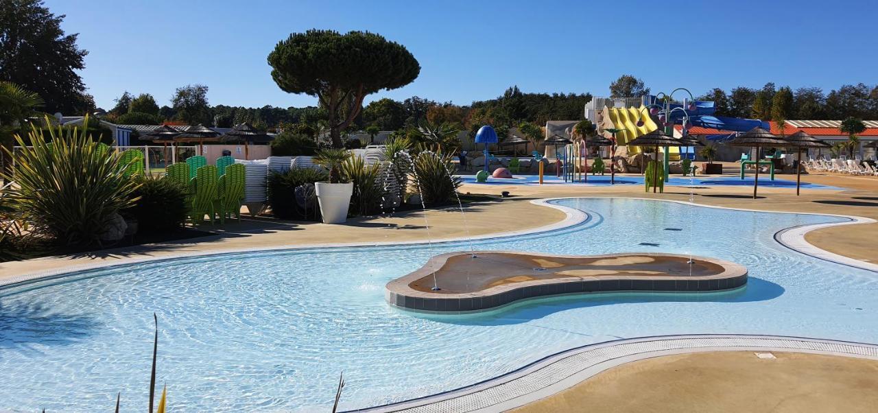 Mobilhome 2Ch Climatise-Terrasse Fermee-4 Velos-Camping 4 Etoiles Les Charmettes Les Mathes Exterior foto